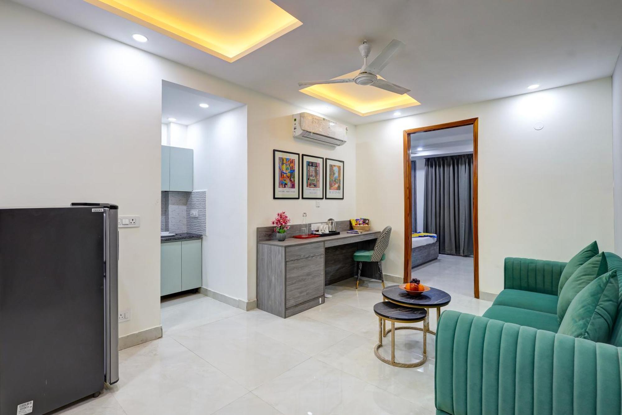 1Bhk Suites Opp Marriott - Huda City Centre Gurgaon Eksteriør bilde
