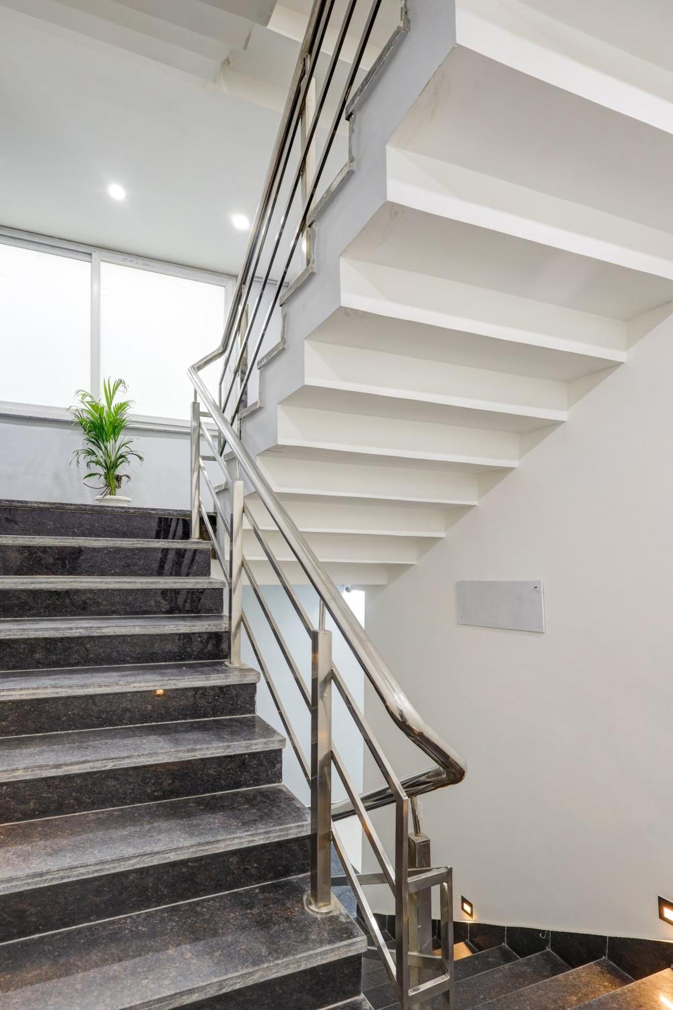 1Bhk Suites Opp Marriott - Huda City Centre Gurgaon Eksteriør bilde
